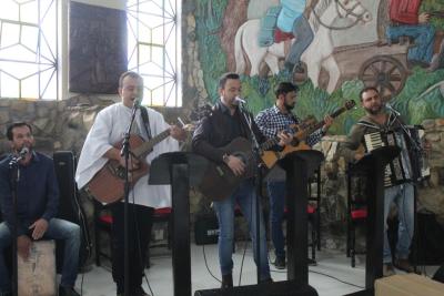 Missa de aÃ§Ã£o de graÃ§as encerrou as celebraÃ§Ãµes da 37Âª ediÃ§Ã£o da Festa em louvor a N. Sra. Aparecida de Laranjeiras do Sul